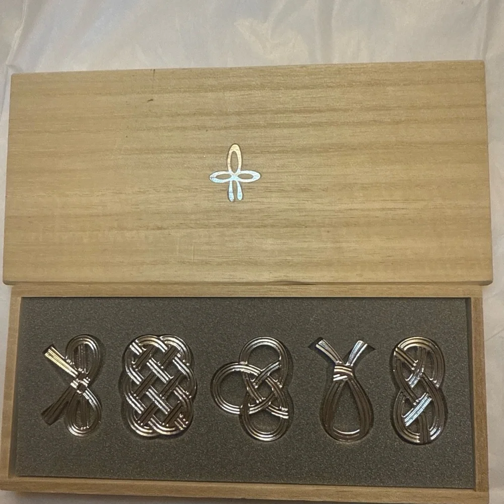 Chopsticks Rest Beautiful 5 piece set - open box